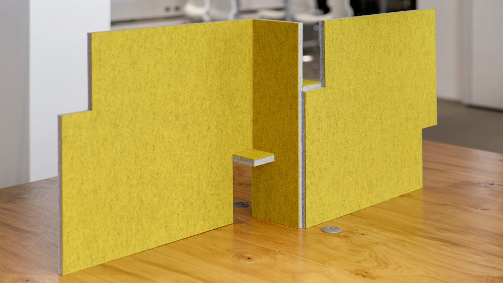 ARO fold, a mobile desk divider in yellow