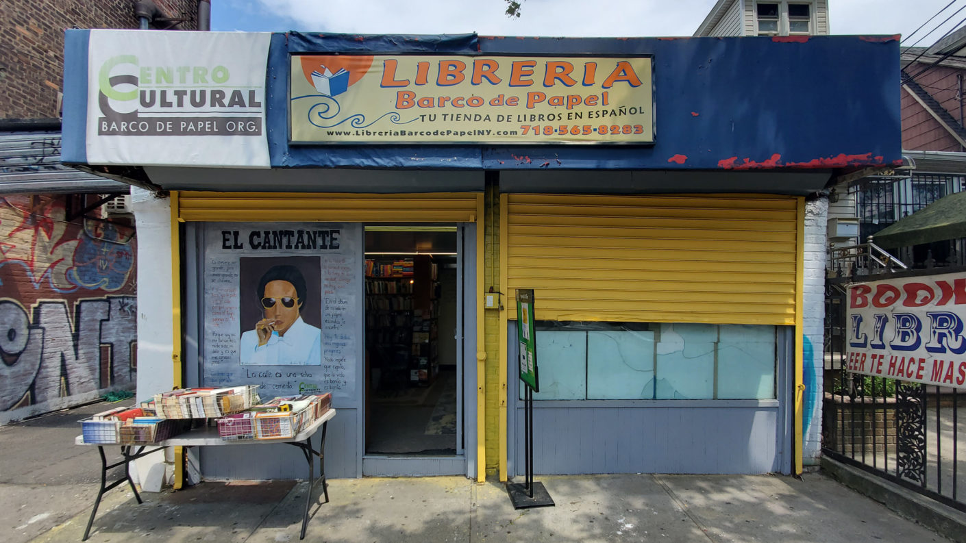 View of the front elevation of Libreria Barco de Papel